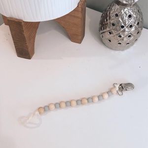 morning fog paci clip